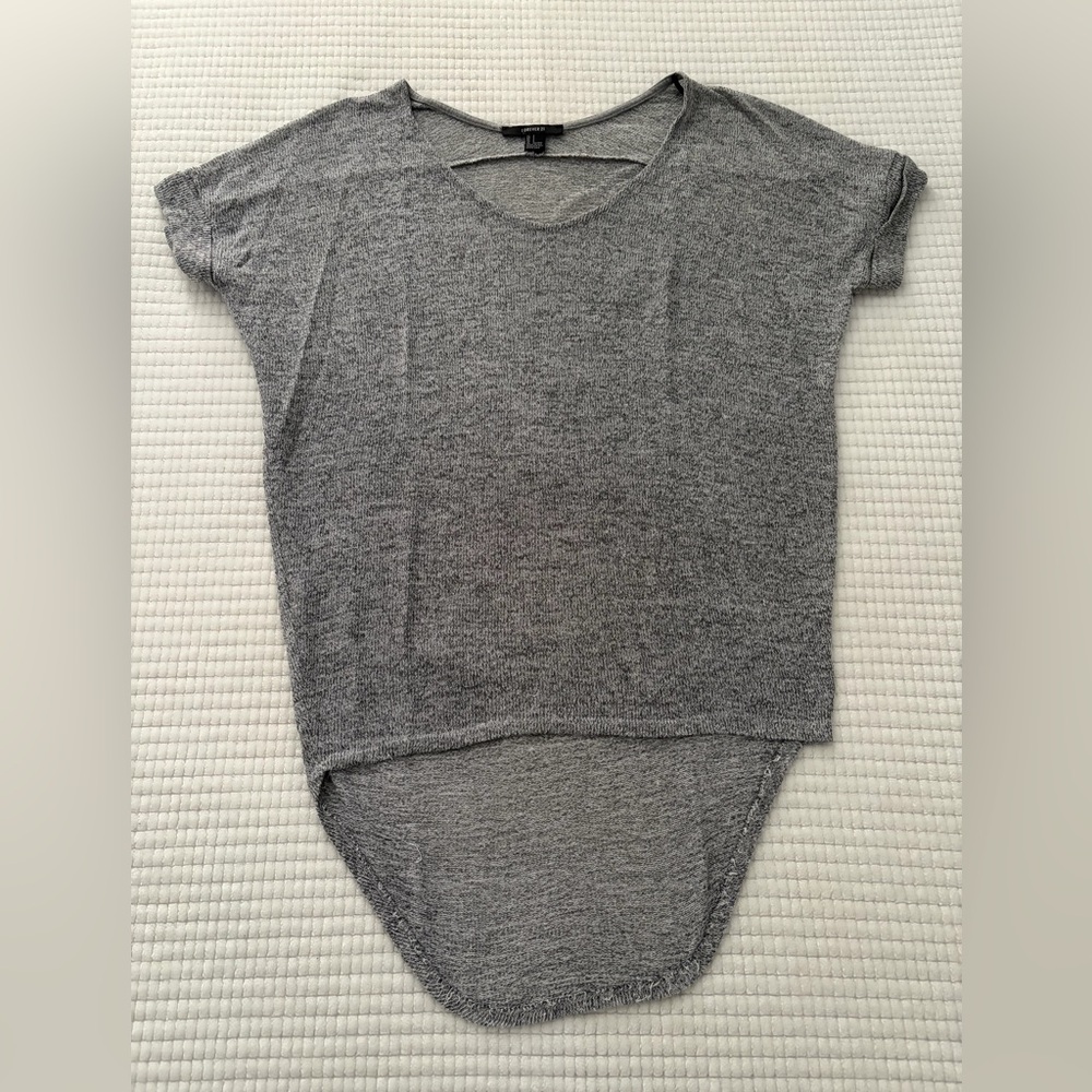 Forever 21 Heather Gray Short Sleeve Hi-Low Top Size Small
